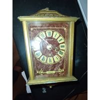 Часы электронные настенные Маяк СССР  с знаком качества . С рубля