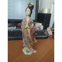 Статуэтка гейши.