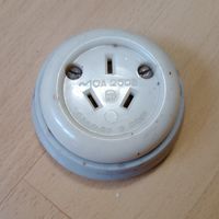 Розетка СССР трехконтактная