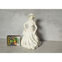 Статуэтка барышня