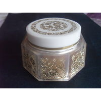 Шкатулка музыкальная,играет Полонез Огинского. Знак качества.Исправная.