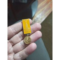 Значок олимпиада брусья 1980