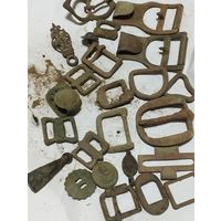 Пряжки,зацепы и другое.