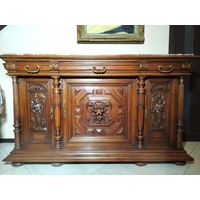 Комод старинный с мраморной столешницей.