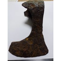 Старинный железный топор-борода