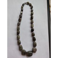 Бусы из лабрадорита