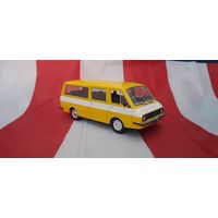 Машинка (модель) deagostini 1:43  РАФ-2203 Латвия