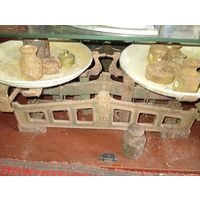 Весы старинные.