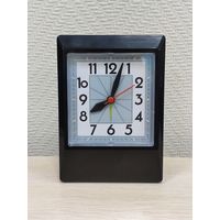 Часы настольные будильник