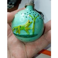 Ёлочная игрушка , Шар с выпуклой анимацией и ручной раскраской  . Редкая .