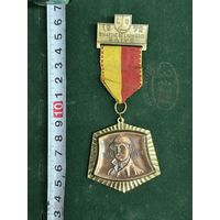 Старинная редкая медаль. Нагрудный знак Европа много лота с рубля