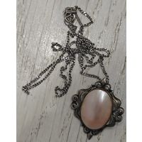 Украшение - подвеска Перламутр в серебре с цепочкой. 7.2 грамма