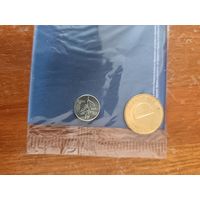 Две монеты в упаковке