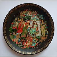 Винтажная декоративная настенная тарелка. Фарфор.   "Сказка о золотом петушке".Палех.