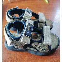 Отличные босоножки для мальчика, р-р 25, стелька 16