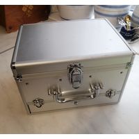 Чемоданчик для косметики б у