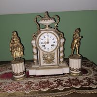 Часы каминные. Луис 16.19 век. Плюс бонус две статуэтки.