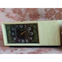 Часы будильник НАИРИ музыкальной с мелодией.