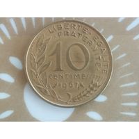 Франция 10 сантим 1967 год.