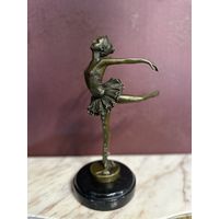 Полнотелая бронзовая балерина, Европа, клеймо, много лотов с рубля