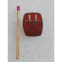 Знак-фрачник GB. UCATT. Союз строителейсмежных профессий и техников. тяжелый