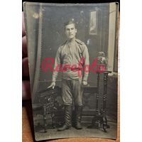 1910-е Открыточный формат солдат 66-й полк Пригодич Максим Емельянович РИА подписана студийное фото типажи ретро