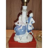 Фарфоровый светильник ГДР, высота с плафоном 40 см., клеймо.