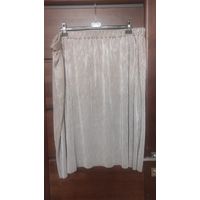 Стильная юбка Kiabi на 68-74 размер, красиво сидит на фигуре. Очень классная. Идеальное состояние, не ношена, не ношу юбки, но не удержалась от покупки такой замечательной юбки. Длина 78 см, ПОталии х