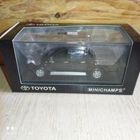 Toyota Hilux Pick-up 2007 .1:43 Minichamps