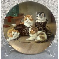 Декоративная тарелка Seltmann Weiden Германия. Котята в ботинках . 19.5 см