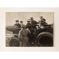 Фотооткрытка В.И.Ленин, Н.К.Крупская и М.И.Ульянова в автомашине... 1 мая 1918 года. Изогиз 1961 год. Чистая.