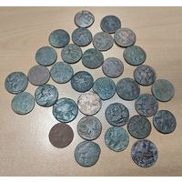 Кошелек денег 33 штук.