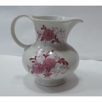 Вазочка-кувшин. Высота 9.5 см. Керамика. Германия.