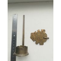 Старинные вещи, пряжка церковная, подсвечник и другое.