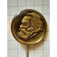 Значок Фридрих Энгельс ГДР DDR Тяжелый