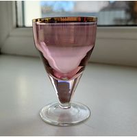 Рюмка для ликёра, цветное стекло.