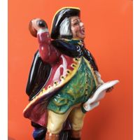 Фарфоровая статуэтка глашатай.  Royal Doulton, Англия.