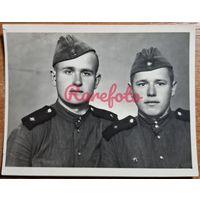1956 Николай и Евгений во время службы военные