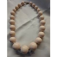 Бусы. Камень.