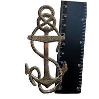 Якорь на пагон или на одежу, возможно на чем то другом крепился