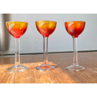 Рюмки винтаж 10 х 4,5см цветное стекло светятся в УФ