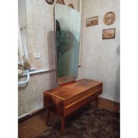 Трюмо. Винтаж.Натуральный шпон, лак. Высота 173/52, ширина 100, глубина 41.
