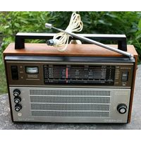 Радиоприёмник, приёмник Горизонт Океан 214, СССР ( ТОЛЬКО часть корпуса ) .