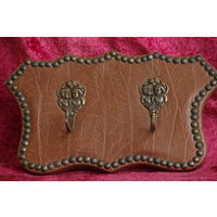 Вешалка  ( 18 см х 30,5 см )