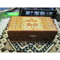 Шкатулка деревянная.