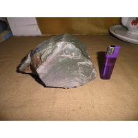Камень НЕФРИТ ???вес 2,5 кг.С рубля.