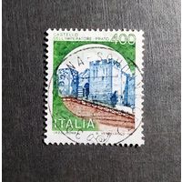 Марка Италия 1980 год Замок