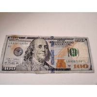 100 долларов