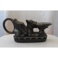 Все лоты с рубля.Подсвечник Грифон,литье,силумин,Волгоград.СССР