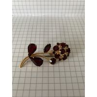Брошь винтаж гранатовое стекло
